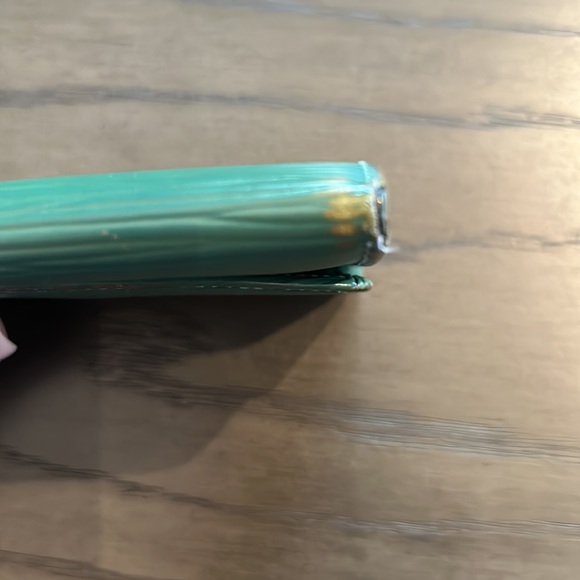 Louis Vuitton Green Epi Card Holder - Picture 8 of 12